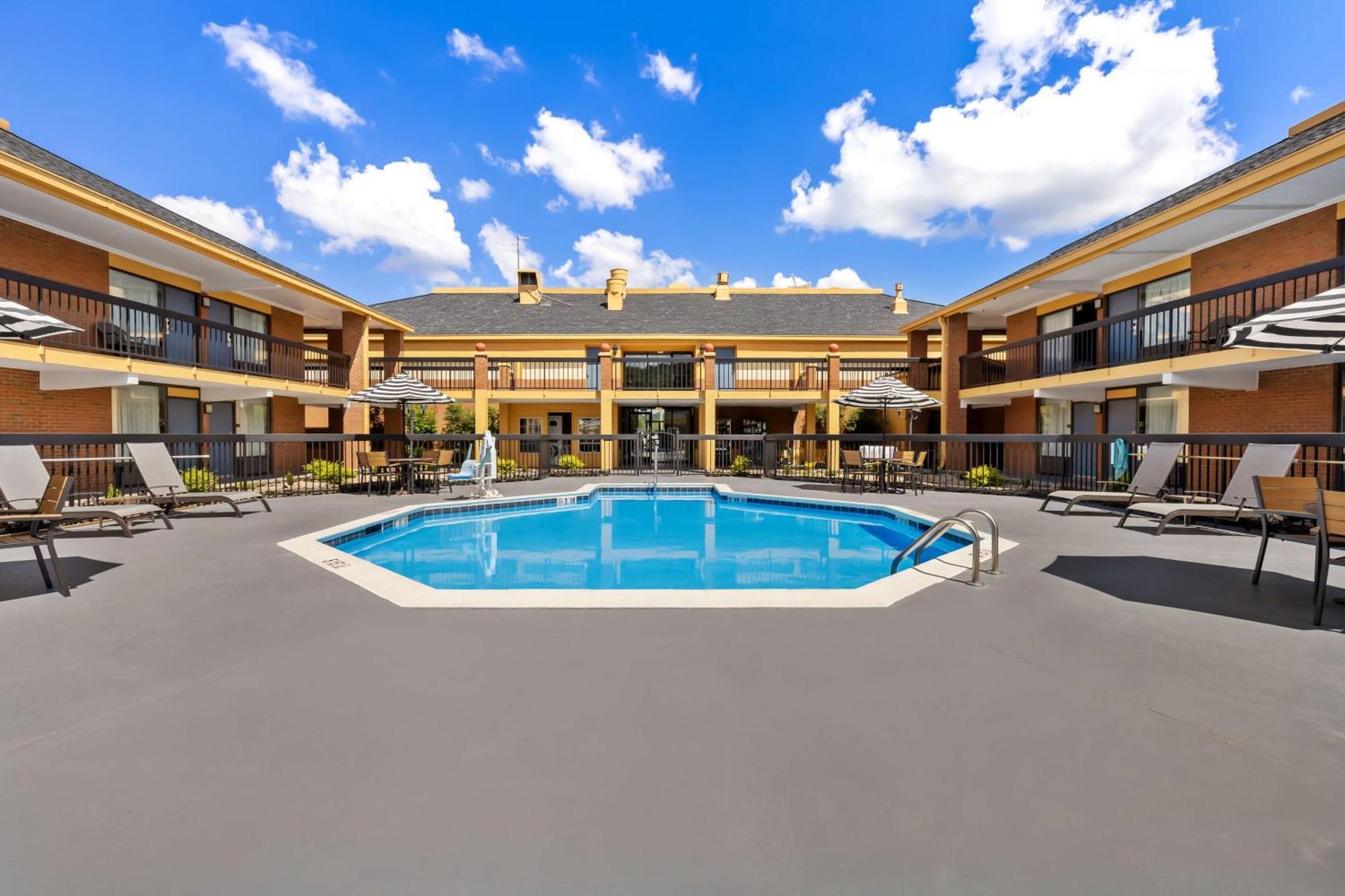 Best Western - Fayetteville Exterior photo