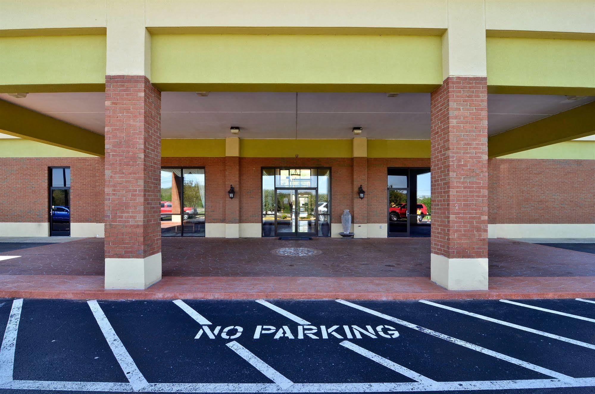 Best Western - Fayetteville Exterior photo